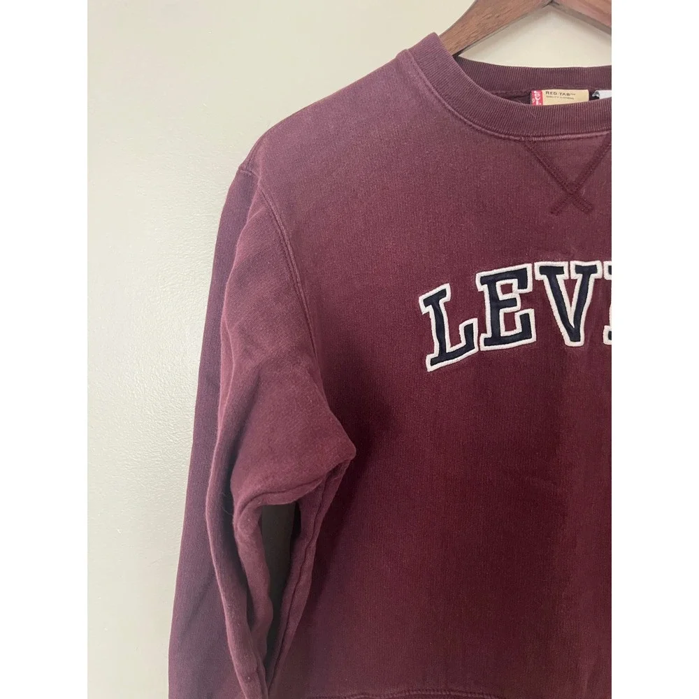 Levis Red Tab Burgundy Crewneck Sweatshirt Pullover Embroidered Logo‎ Medium